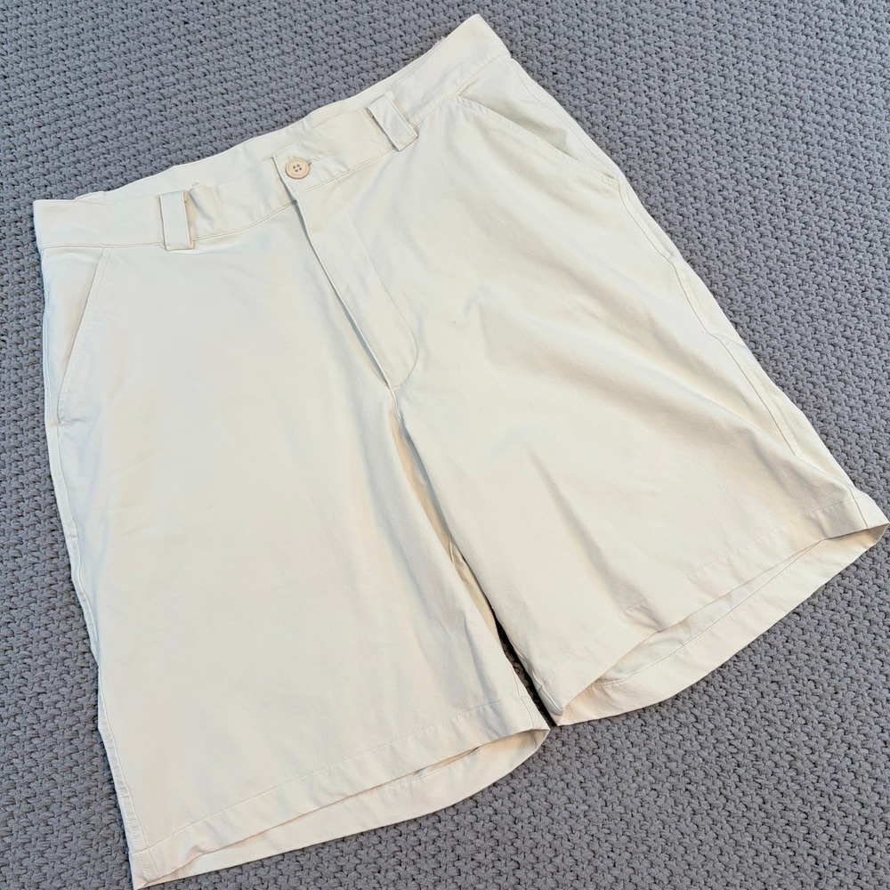Under Armour Performance Stretch Shorts Beige Tan Mens Size 32